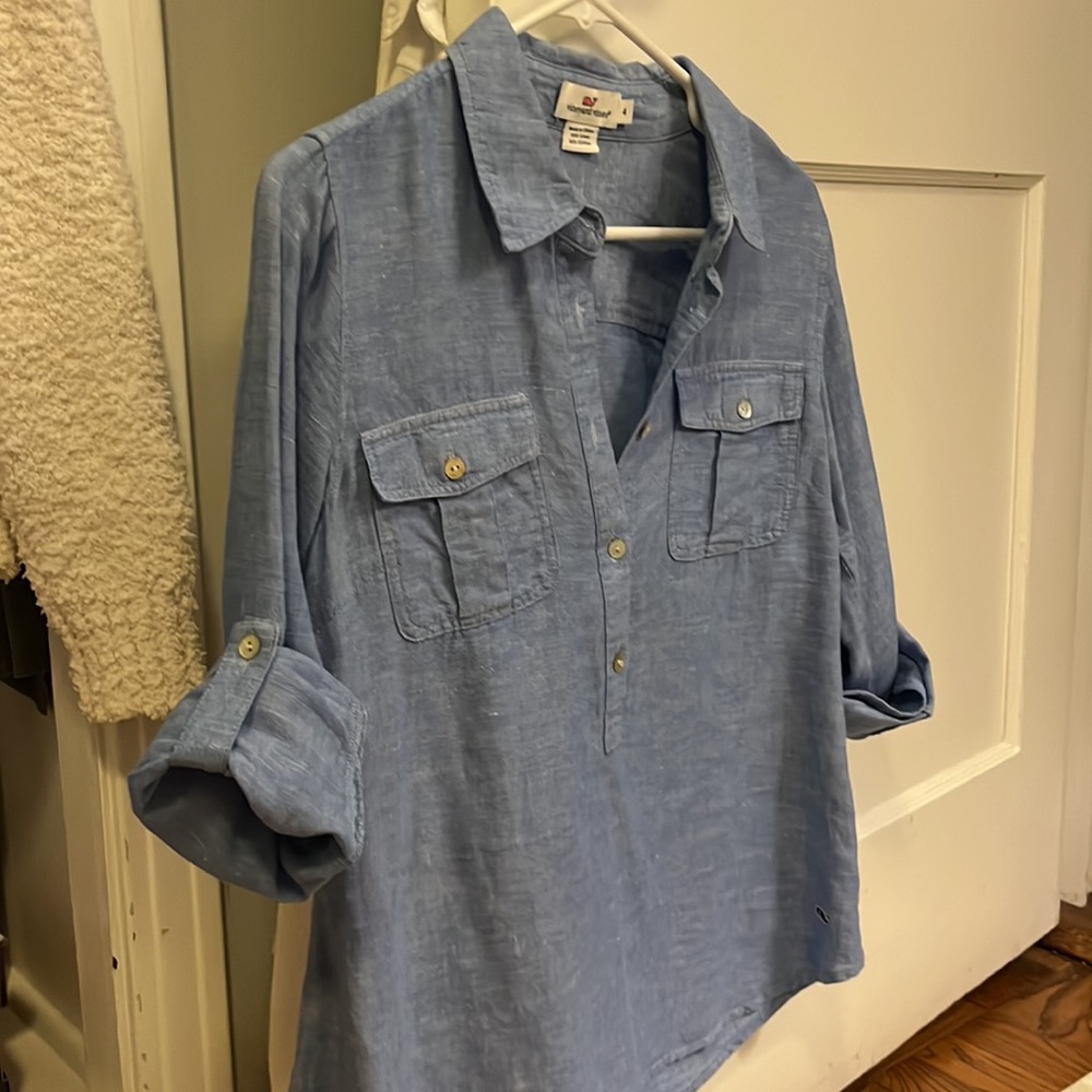 Vineyard vines popover with tabs to roll up sleeves as 4 blue chambray EUC